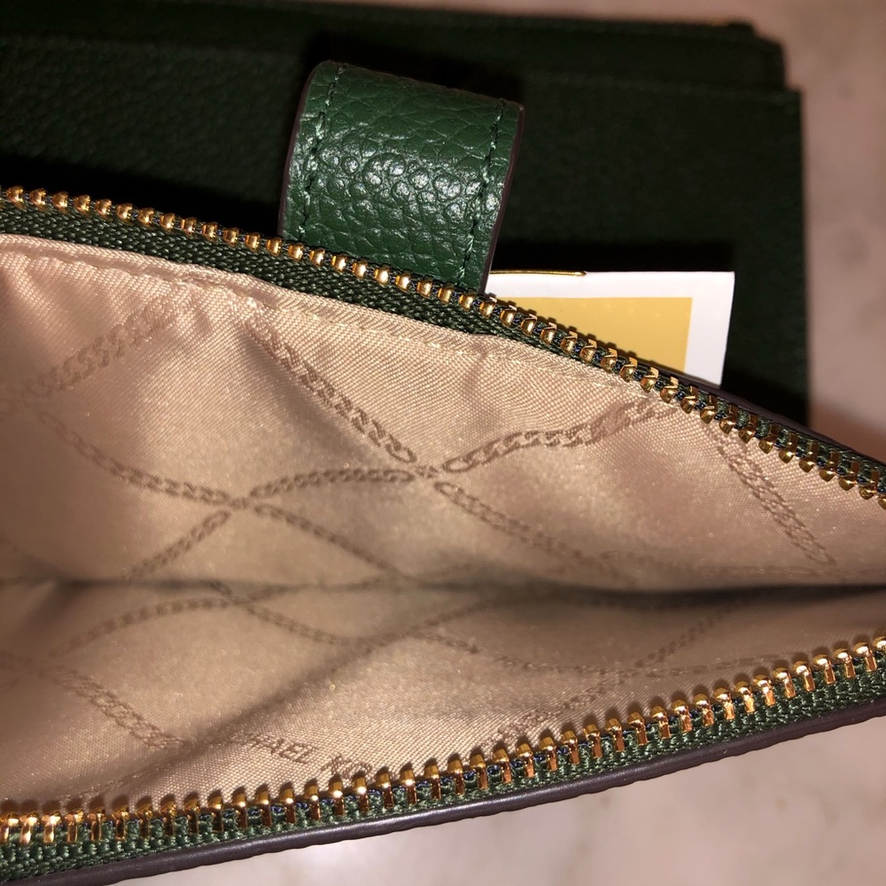 Michael Kors Jet Set Leather phone wristlet NWT 😎 - Picture 12 of 13